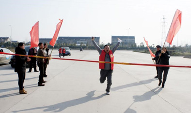 “一諾千金”——2015年贏勝26.8公里新年長(zhǎng)跑 “一諾千金”——2015年贏勝橡塑保溫26.8公里新年長(zhǎng)跑